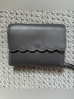NY Purses Grey Zip Wallet